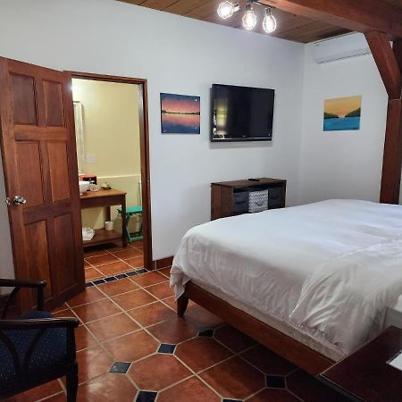 The Bnb On Triggerfish Close To The Airport Ladyville Exterior photo