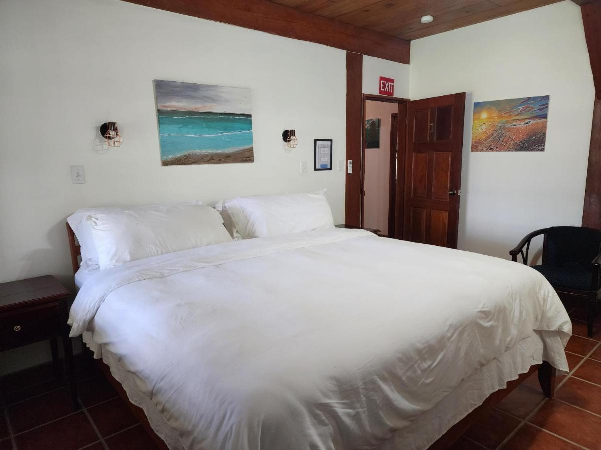 The Bnb On Triggerfish Close To The Airport Ladyville Exterior photo