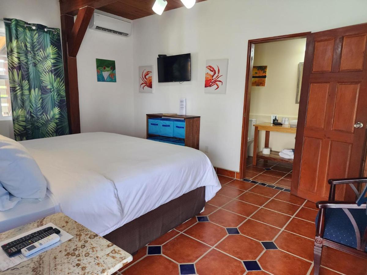 The Bnb On Triggerfish Close To The Airport Ladyville Exterior photo